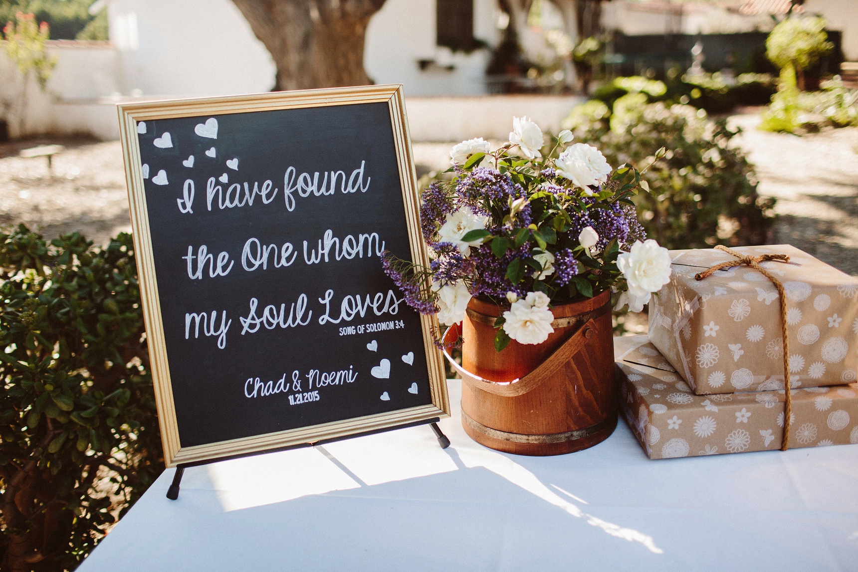 DIY-backyard-wedding (5)